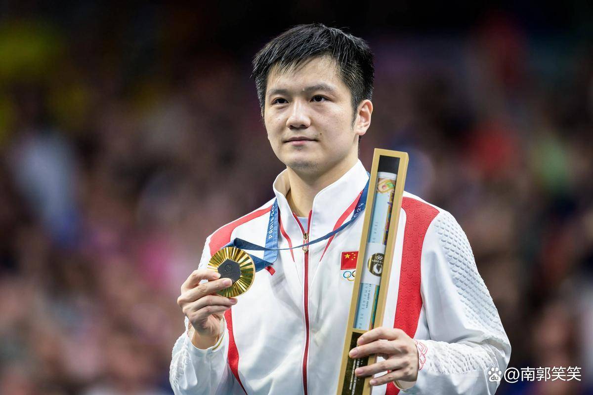 樊振东蛇年最后1战！德甲联赛赢1场败1场，单打逆袭、双打惜败